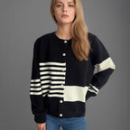 Damen Strickjacke mit modernen Streifenmustern und Knopfverschluss R&B