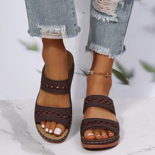 Damen Bequeme Leder-Sandalen mit dekorativem Lochmuster R&B
