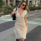 Damen Elegantes Polka-Dot Kleid mit tiefem V-Ausschnitt und verstellbaren Schulterbändern R&B