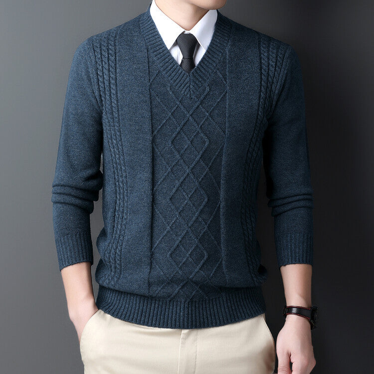 Herren V-Ausschnitt Pullover im modernen Zopfmuster R&B