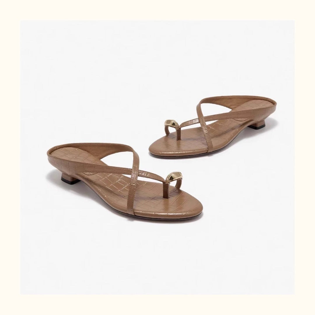 Damen elegante Zehentrenner-Sandalen mit modischem Riemendesign und dekorativem Schmuckdetail R&B
