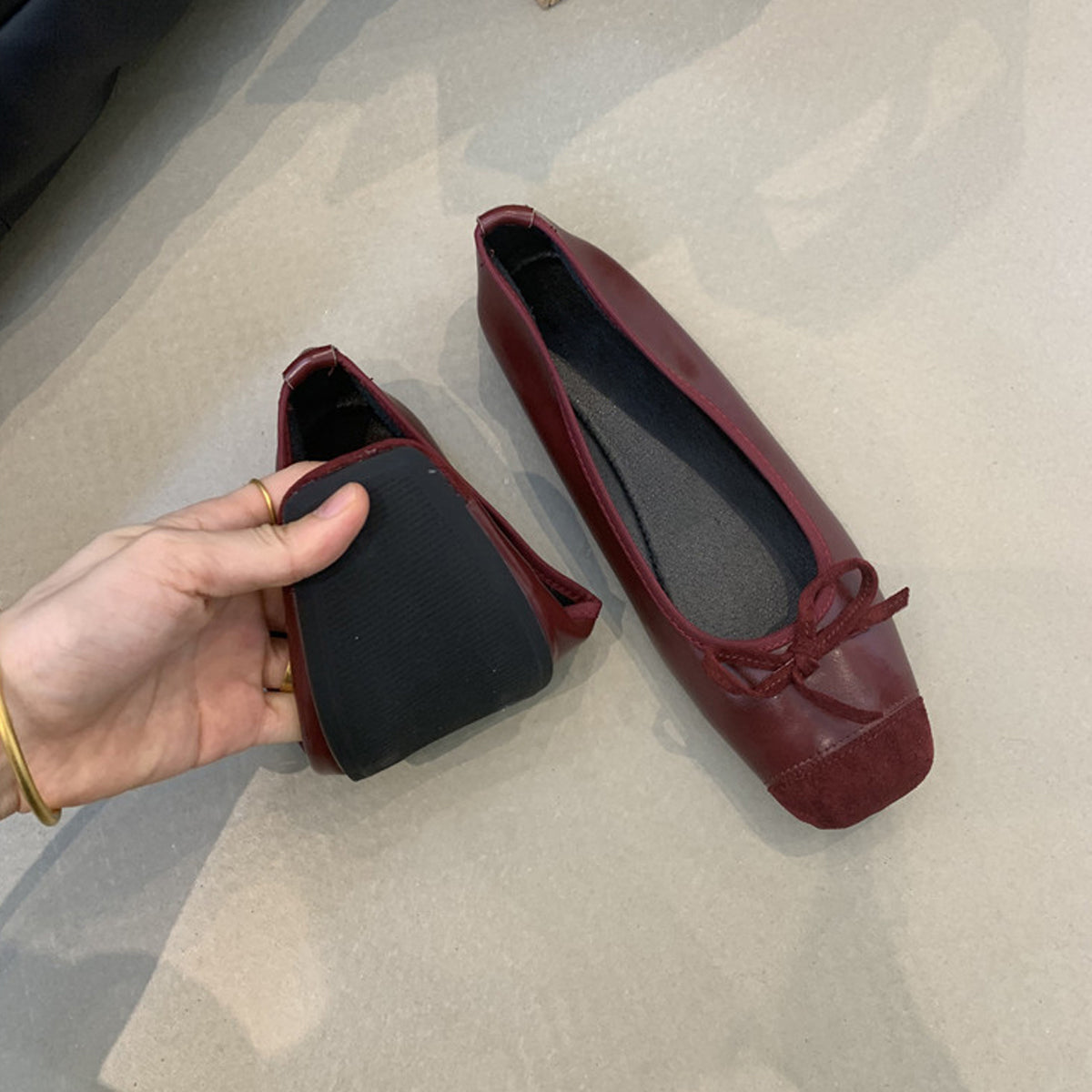 Damen elegante Ballerinas mit glänzendem Obermaterial und zierlicher Schleifenverzierung R&B