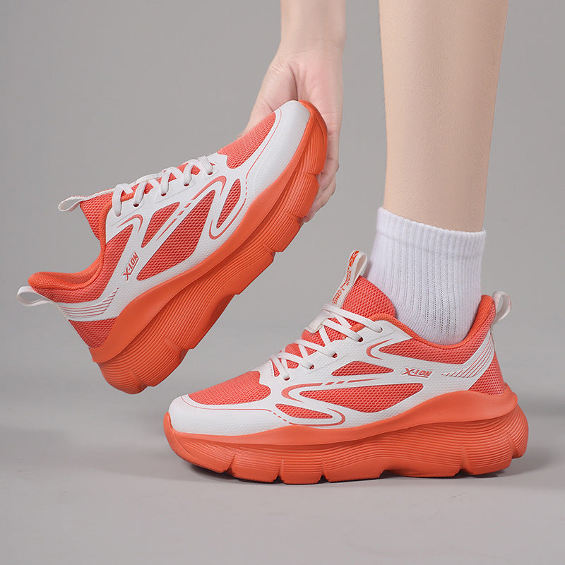 Damen nan modische Volumen-Sneaker mit atmungsaktivem Mesh, verstärkenden Overlays und extra gedämpfter Keilsohle R&B
