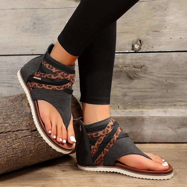 Damen modische Riemchensandalen mit leichten Cut-Outs und tierischem Design R&B