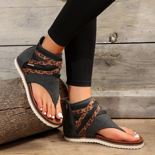 Damen modische Riemchensandalen mit leichten Cut-Outs und tierischem Design R&B