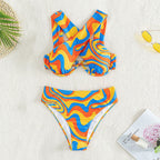Damen Bikini-Set mit innovativem Racerback-Design und farbenfrohem Muster