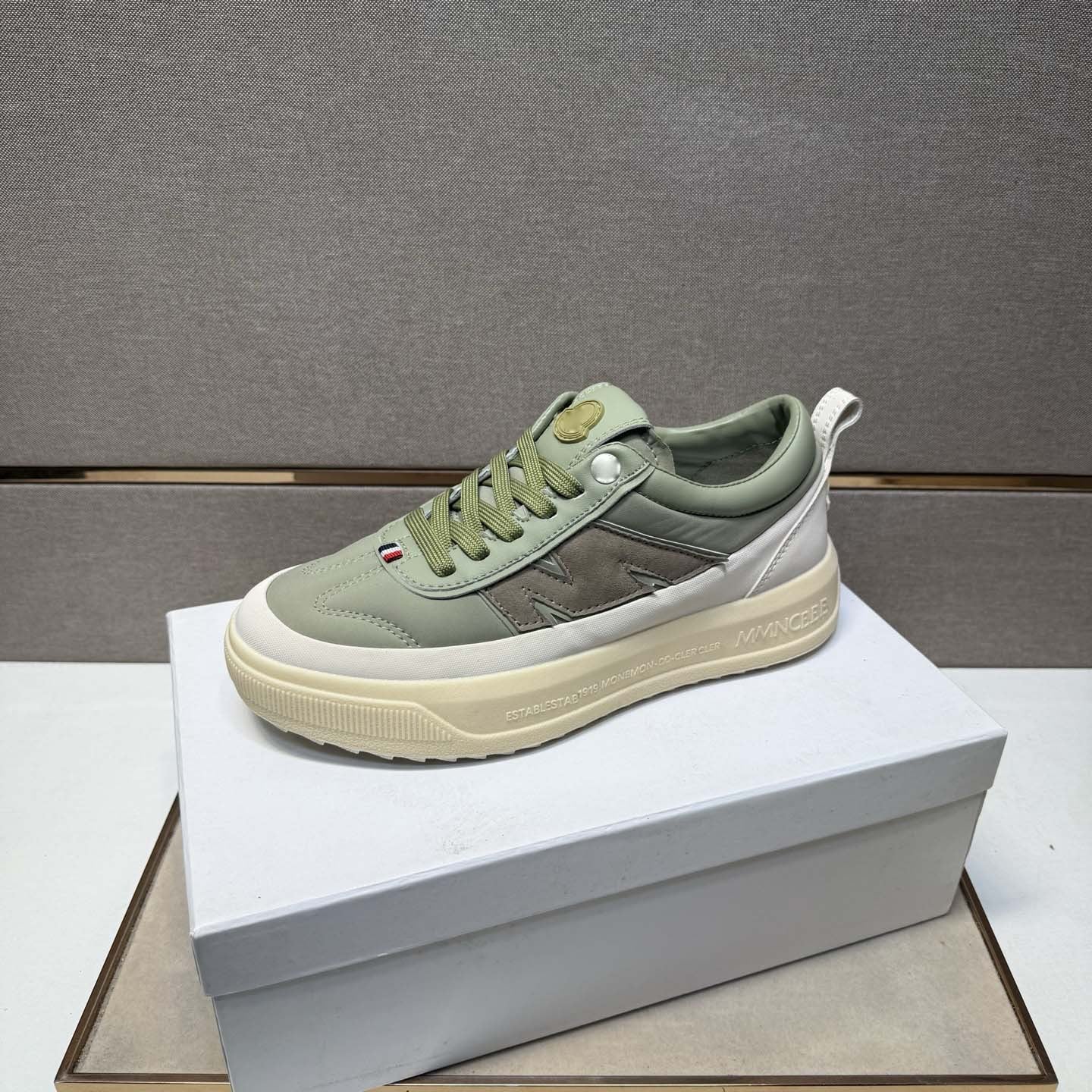 Damen Sneakers mit atmungsaktivem Obermaterial und sportlichem High-Performance Design R&B