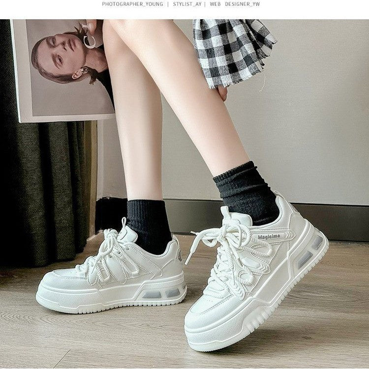 Damen Sportliche Sneakers mit dämpfenden Elementen und robuster Sohle