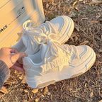 Damen Comfort Sneakers mit modischer Silhouette R&B