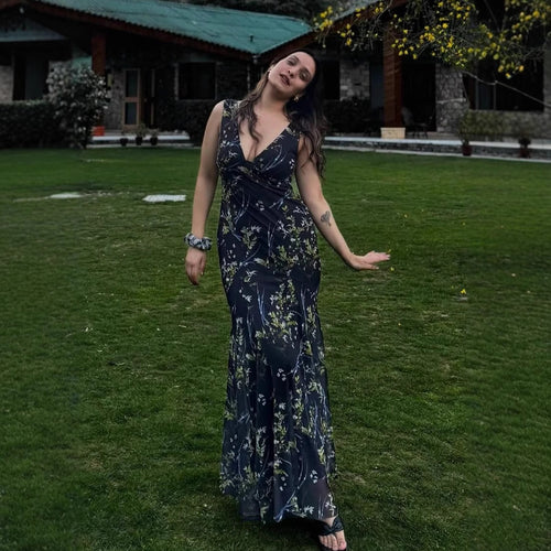 Damen Maxikleid mit floralen Akzenten und elegantem V-Ausschnitt R&B