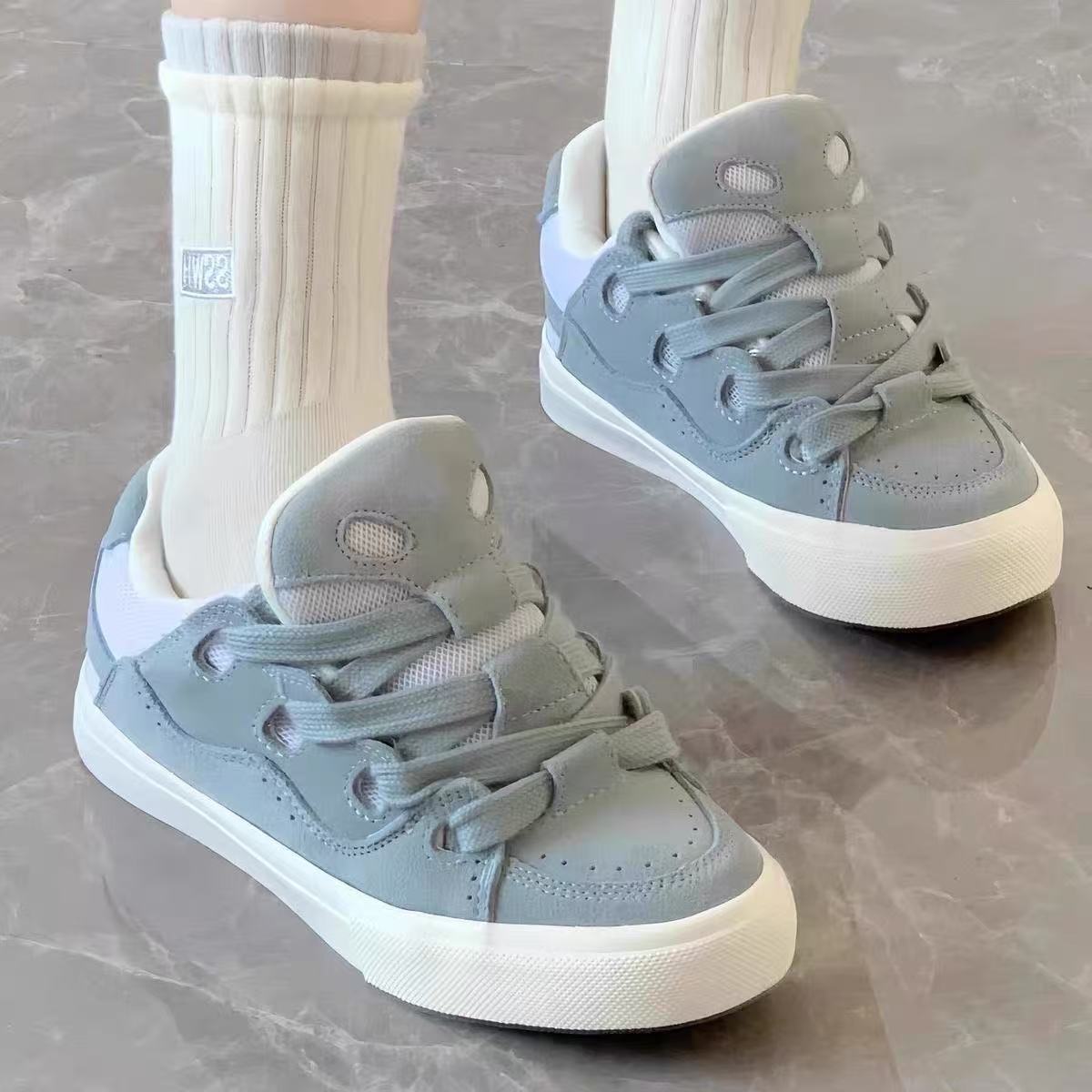 Damen Sneakers mit einzigartigem Schnürsystem und weicher Sohlenkonstruktion R&B