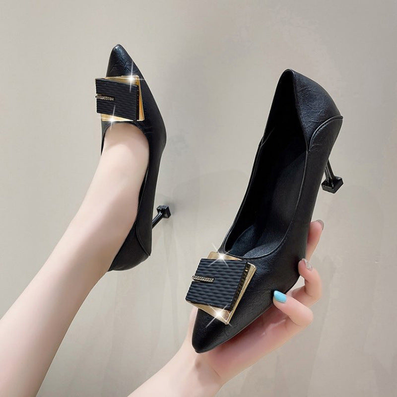Damen elegante Pumps mit modernem Schmuckdetail R&B