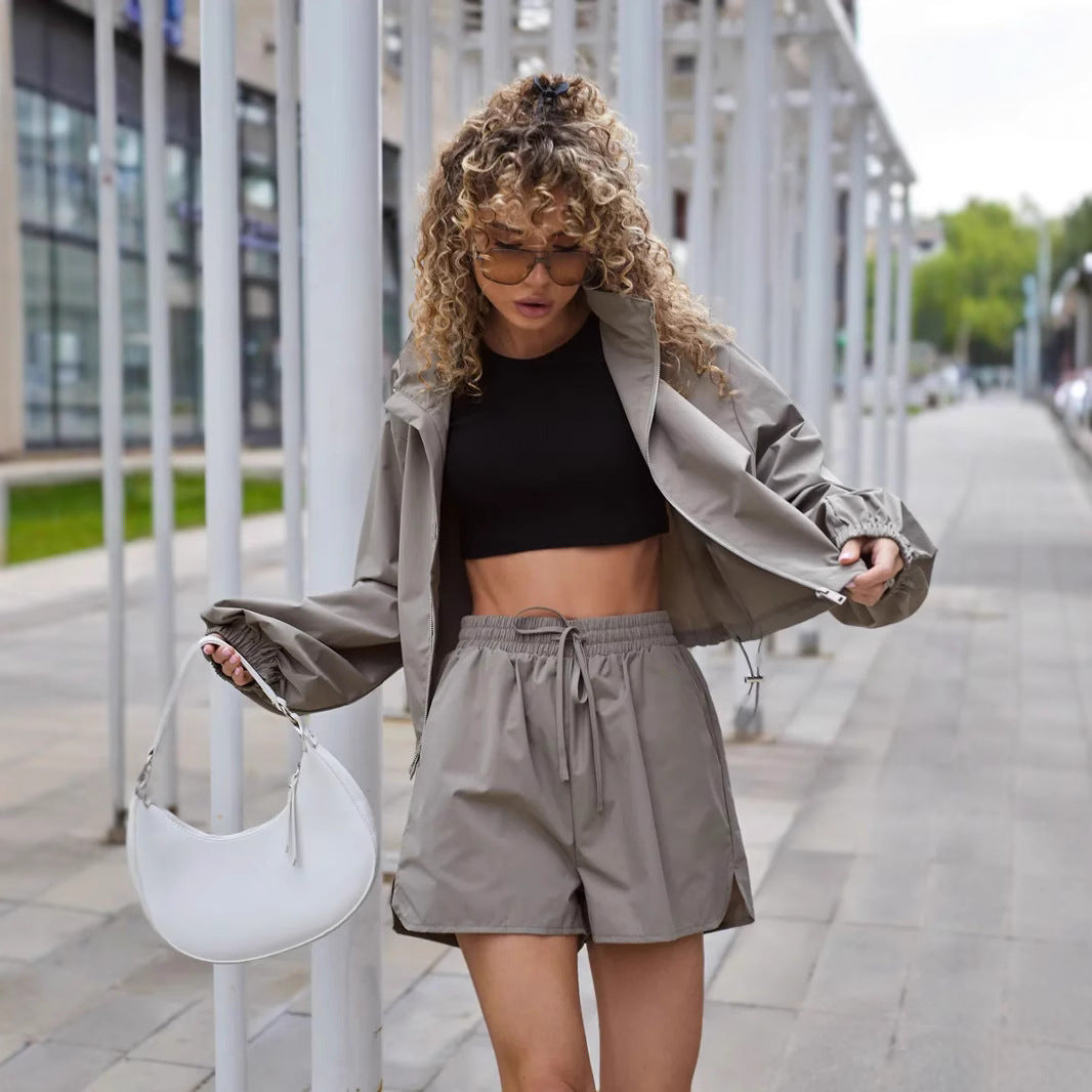 Damen lässiges Sport-Set mit winddichter Jacke und bequemen Shorts R&B