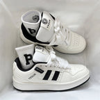 Damen Stylische Sneakers mit perforierter Oberfläche und sportlicher Sohle R&B