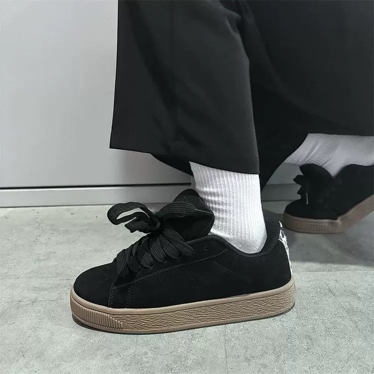 Damen Sneaker aus weichem Wildleder mit rutschfester Sohle