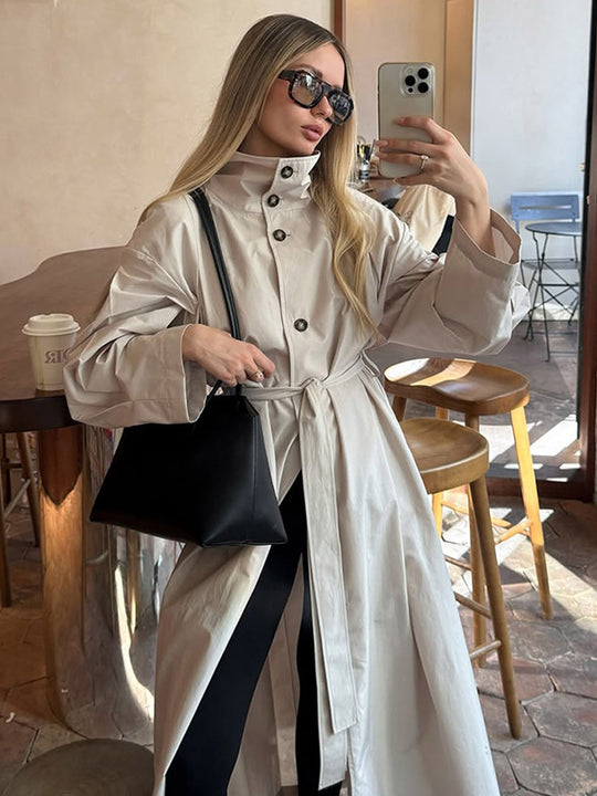 Damen modischer Trenchcoat mit tailliertem Schnitt und praktischen Details R&B