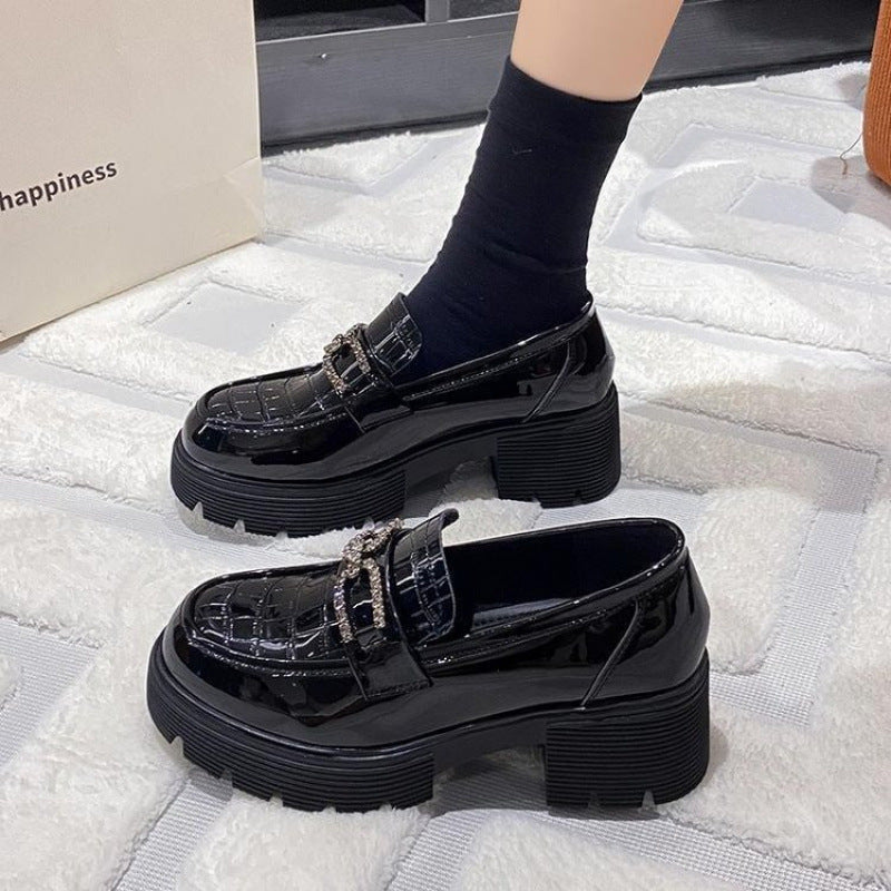 Damen Komfortable Mokassins mit schickem Ketten-Detail R&B