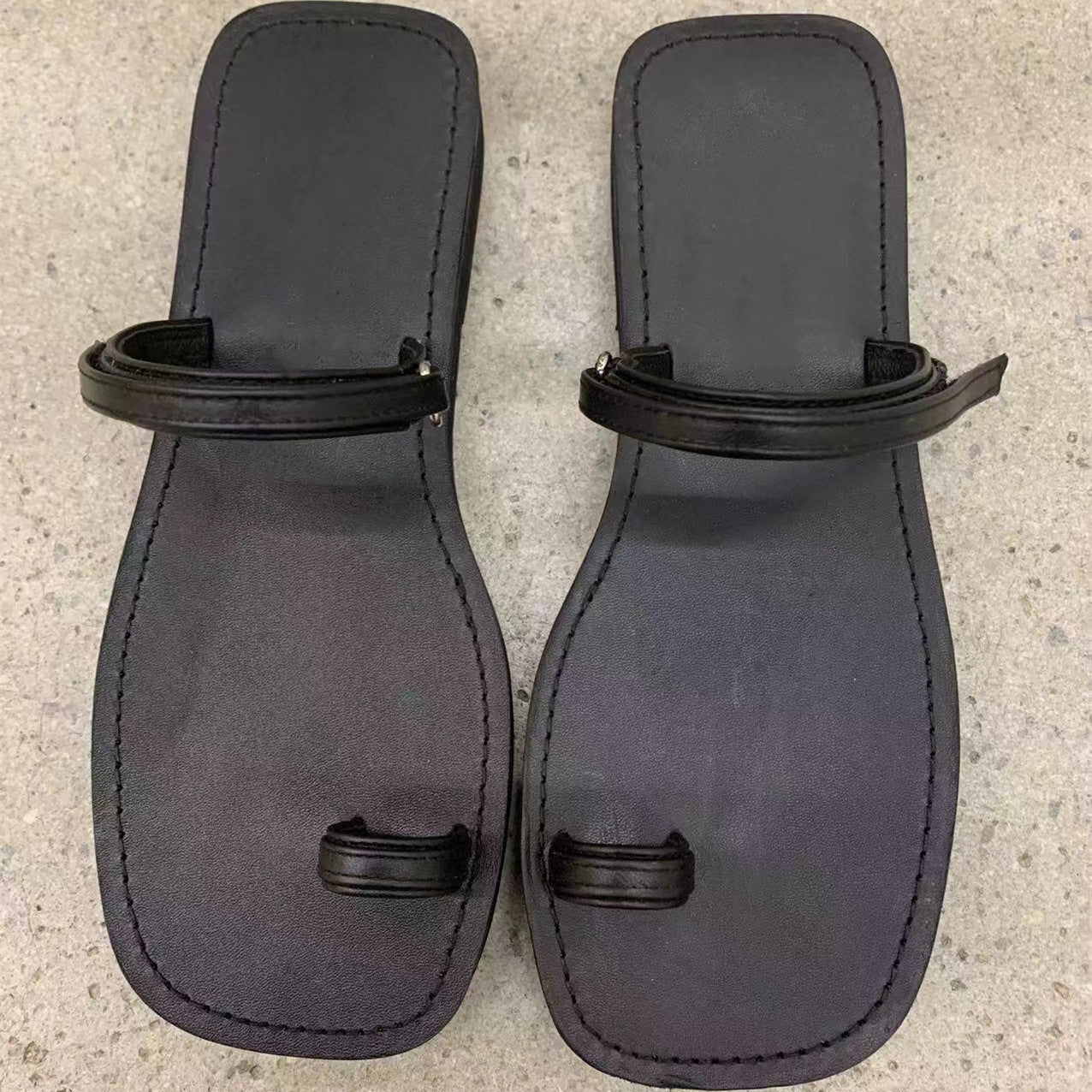 Damen eleganten Zehentrenner-Sandalen mit modischem Riemendesign und komfortablem Fußbett R&B