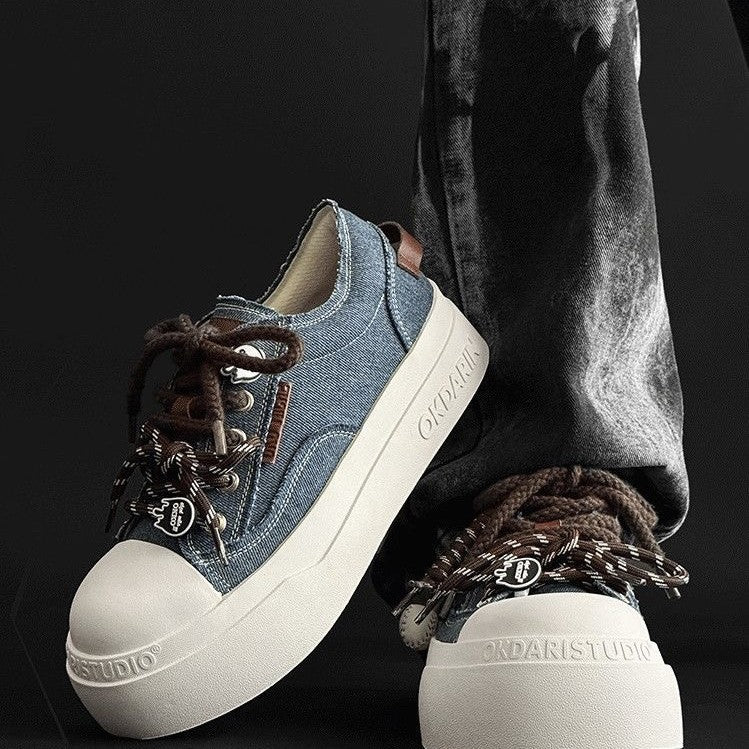 Damen Sneakers mit einem einzigartigen Schnürsystem und dämpfender Gummisohle