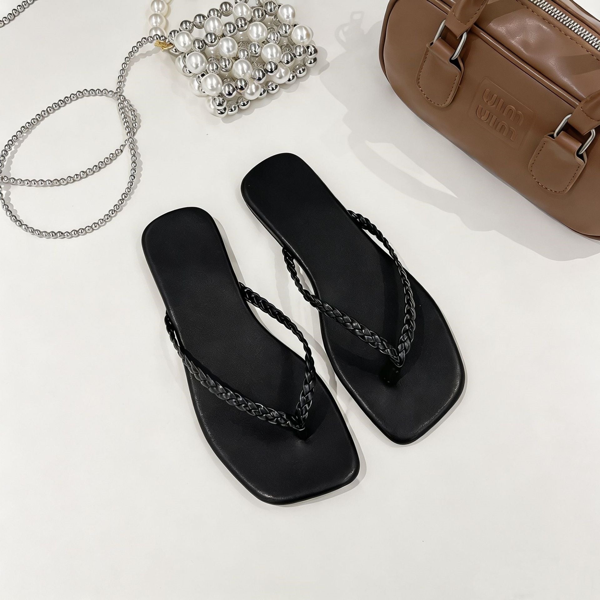 Damen Flip-Flops mit geflochtenem Riemen und bequemer Sohle EB