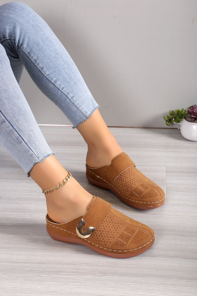 Damen bequeme Clogs mit atmungsaktiver Obermaterialstruktur und modischem Riemchen EB