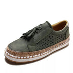 Damen Sneakers mit perforierter Oberfläche und dekorativen Quasten R&B