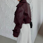 Damen Kunstlederjacke im cropped Stil mit modernen Details und praktischen Taschen R&B