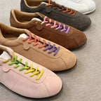 Damen modische Suede Sneakers mit farbigen Schnürsenkeln