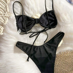 Damen Bikini mit dekorativen Blumenapplikationen R&B