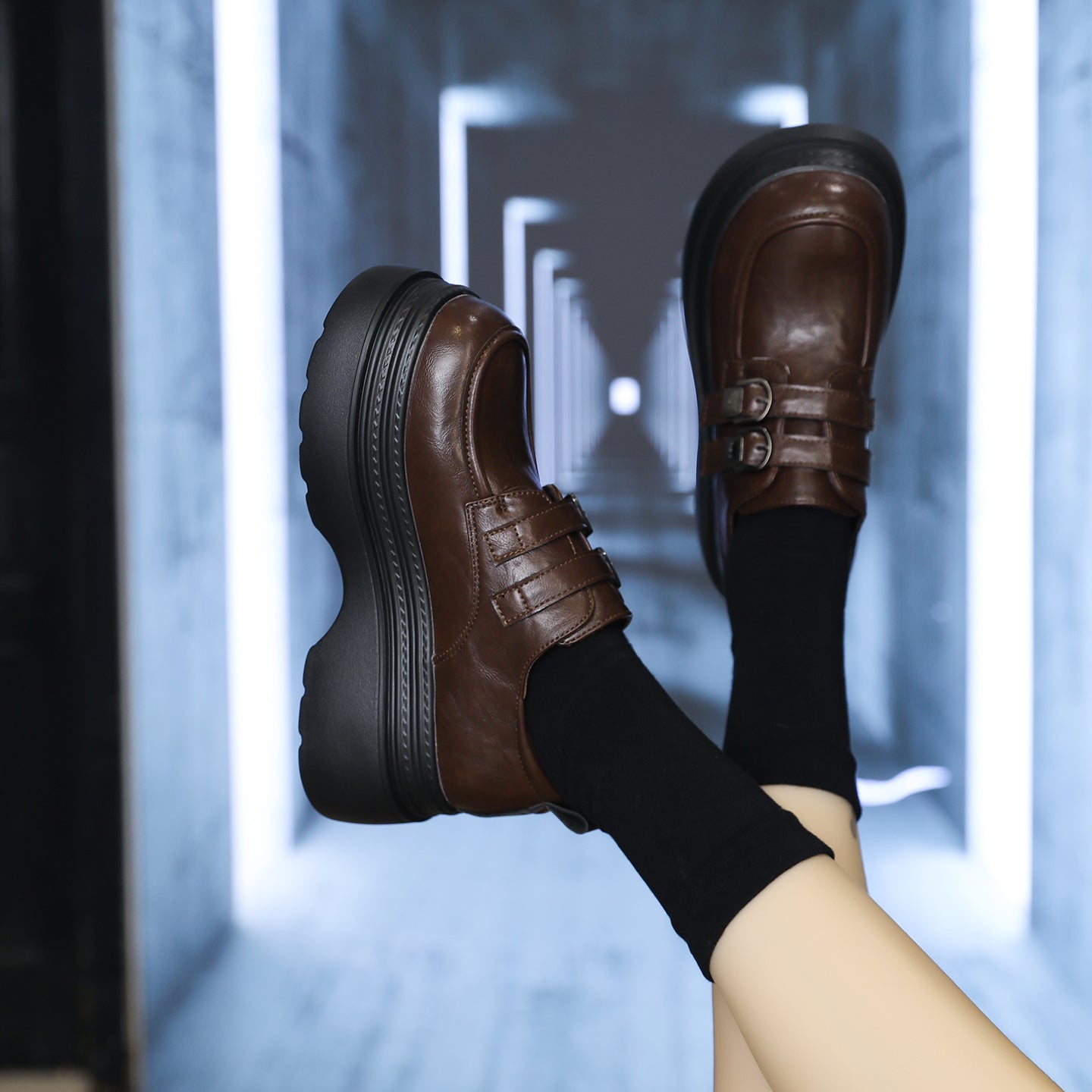Damen Chunky Schnürschuhe mit modischem Riemen und hoher Sohle R&B