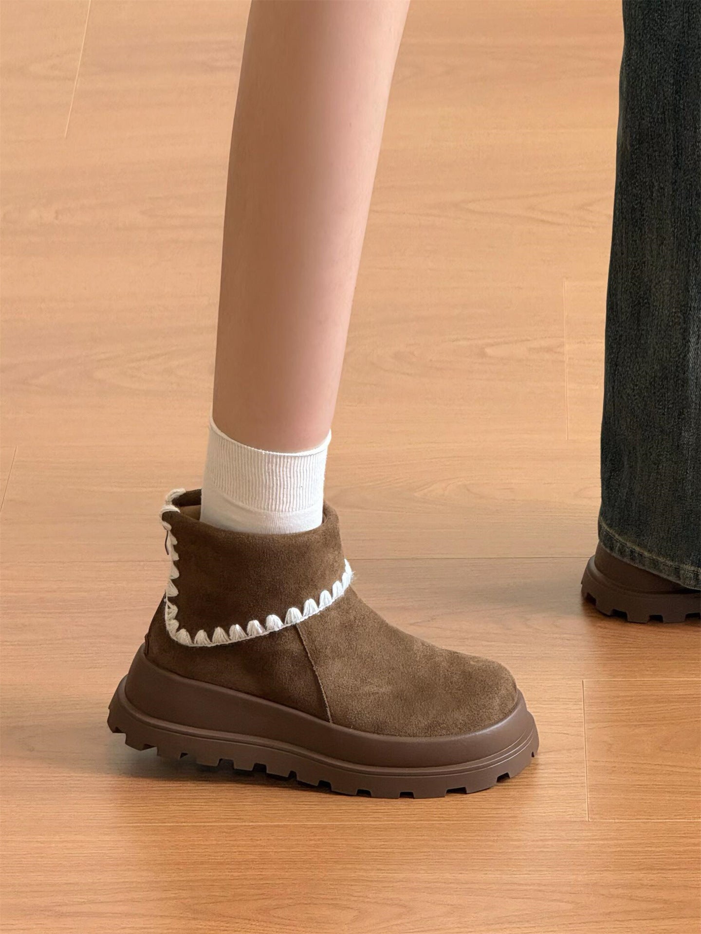 Damen Stiefeletten aus weichem Wildleder mit Dekorativem Rippensaum R&B