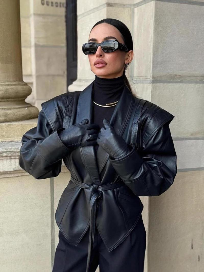Damen modische Bikerjacke mit dekorativen Schnürdetails und eleganter Taillierung R&B