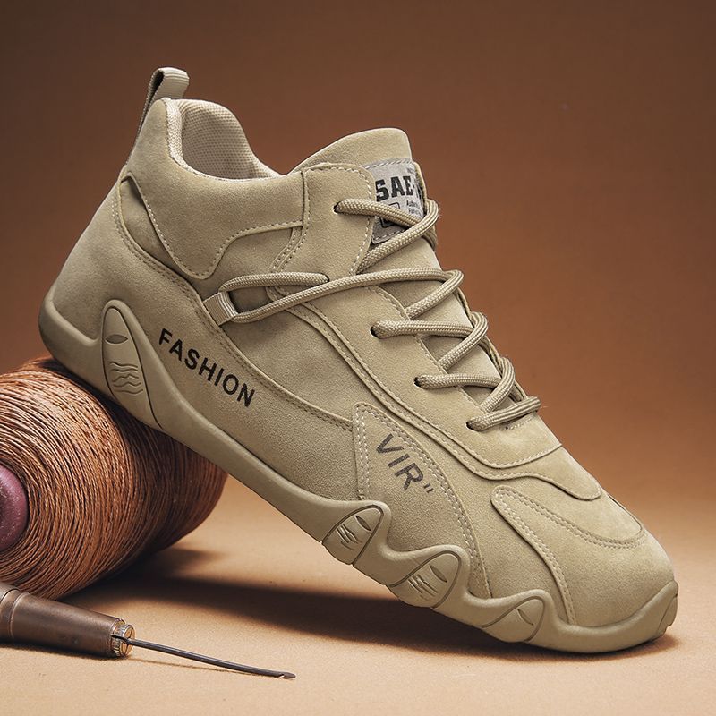 Damen Sportliche Sneaker mit profiliertem Sohlenprofil