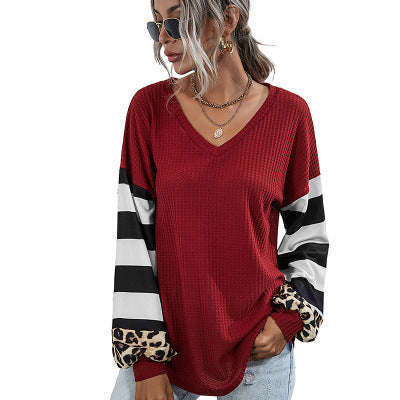 Damen modischer V-Ausschnitt Pullover mit gestreiften Ärmeln und Leopardenmuster R&B