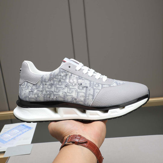 Damen Sportliche Sneakers mit innovativer Oberflächenstruktur und ergonomischer Dämpfung R&B