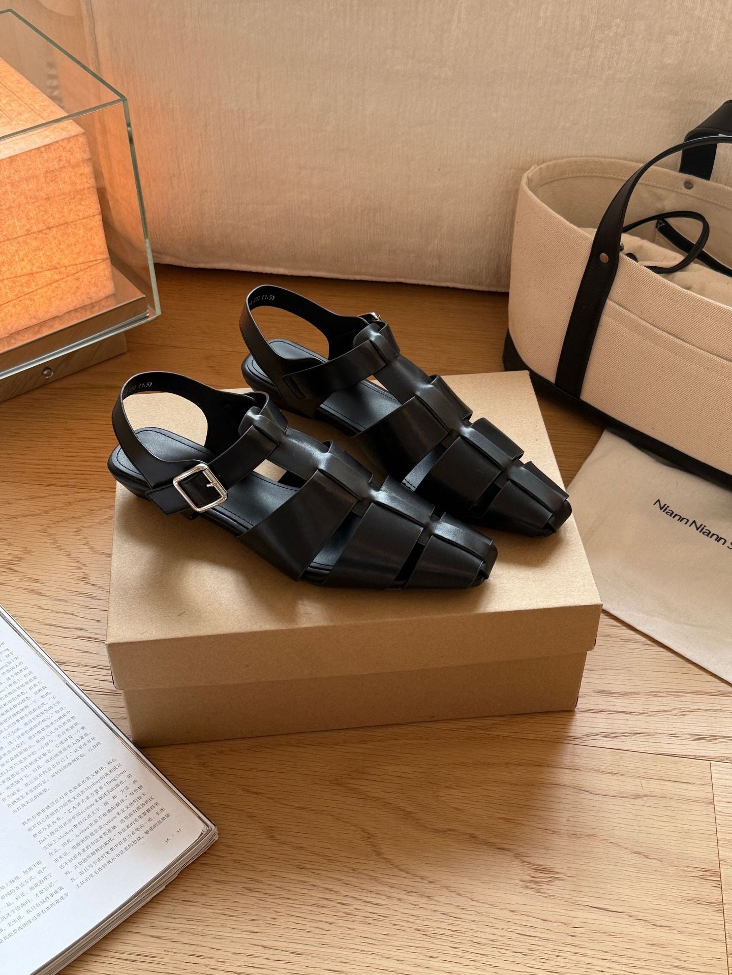 Damen Sandalen mit modernem Riemendesign und verstellbarem Schnallenverschluss