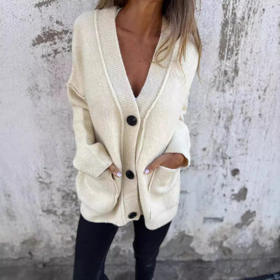 Damen kuschelige Strickjacke mit großen Taschen und Knopfdetails
