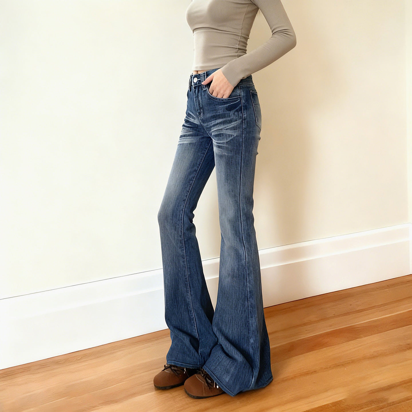 Damen Flared Jeans im lässigen Vintage-Stil mit hohem Bund und stylischen Waschungen R&B