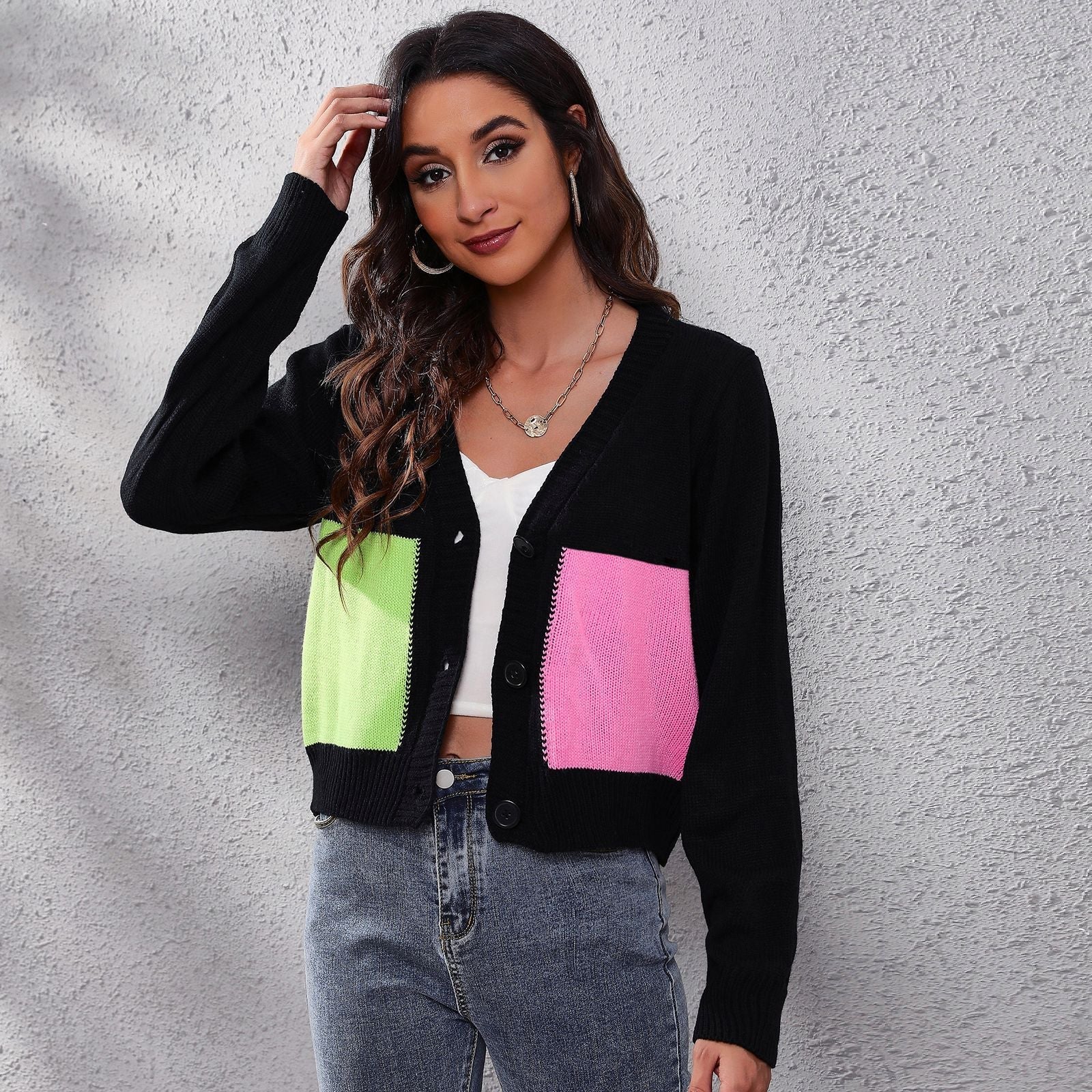 Damen Modische Strickjacke mit bunten Taschen und tiefem V-Ausschnitt R&B