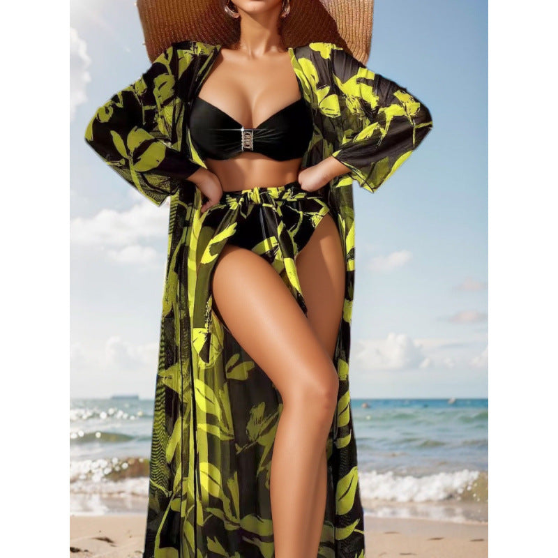 Damen Bikini-Set mit floralem Überrock und stilvollem Bandeau-Oberteil R&B
