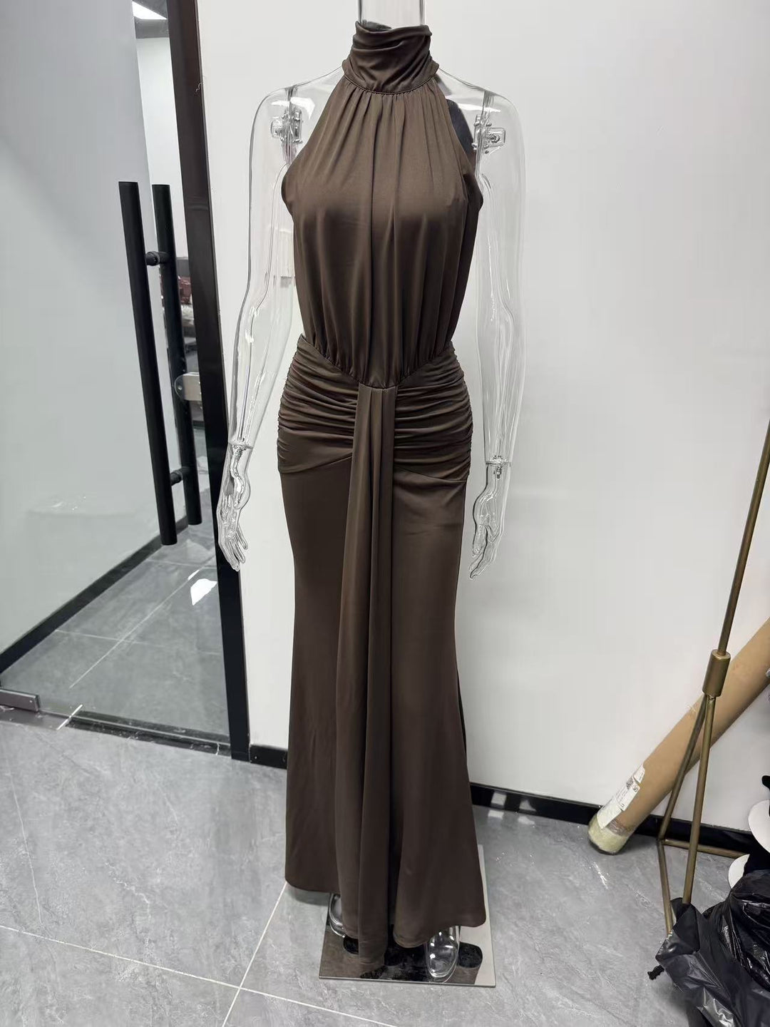 Damen Elegantes Drapiertes Abendkleid mit tiefem Rückenausschnitt und figurbetontem Schnitt R&B