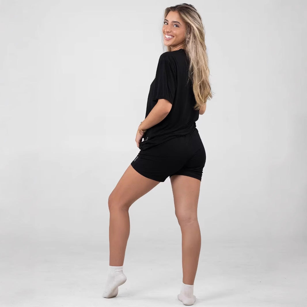 Damen lässiges Set mit oversized T-Shirt und Shorts R&B