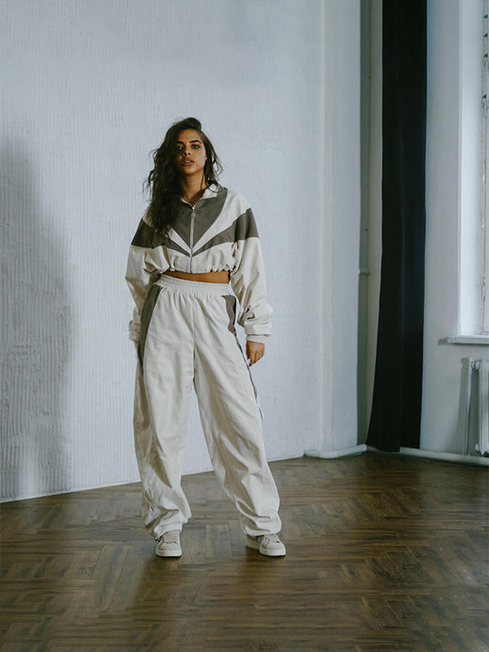 Damen sportliches Freizeitanzug-Set mit Designerkapuze und gestreiftem Design R&B