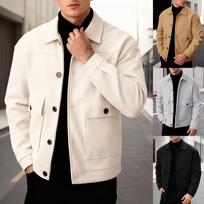 Herren nan kurze Woll-Feldjacke mit Hemdkragen aufgesetzten Pattentaschen und klarer Silhouette R&B