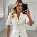 Damen Elegante Kurzjacke mit goldenen Knopfdetails R&B