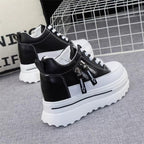 Damen Sportliche Sneaker mit Plateau und Reißverschluss