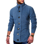 Herren Strickjacke mit hohem Kragen und dekorativen Knopfdetails
