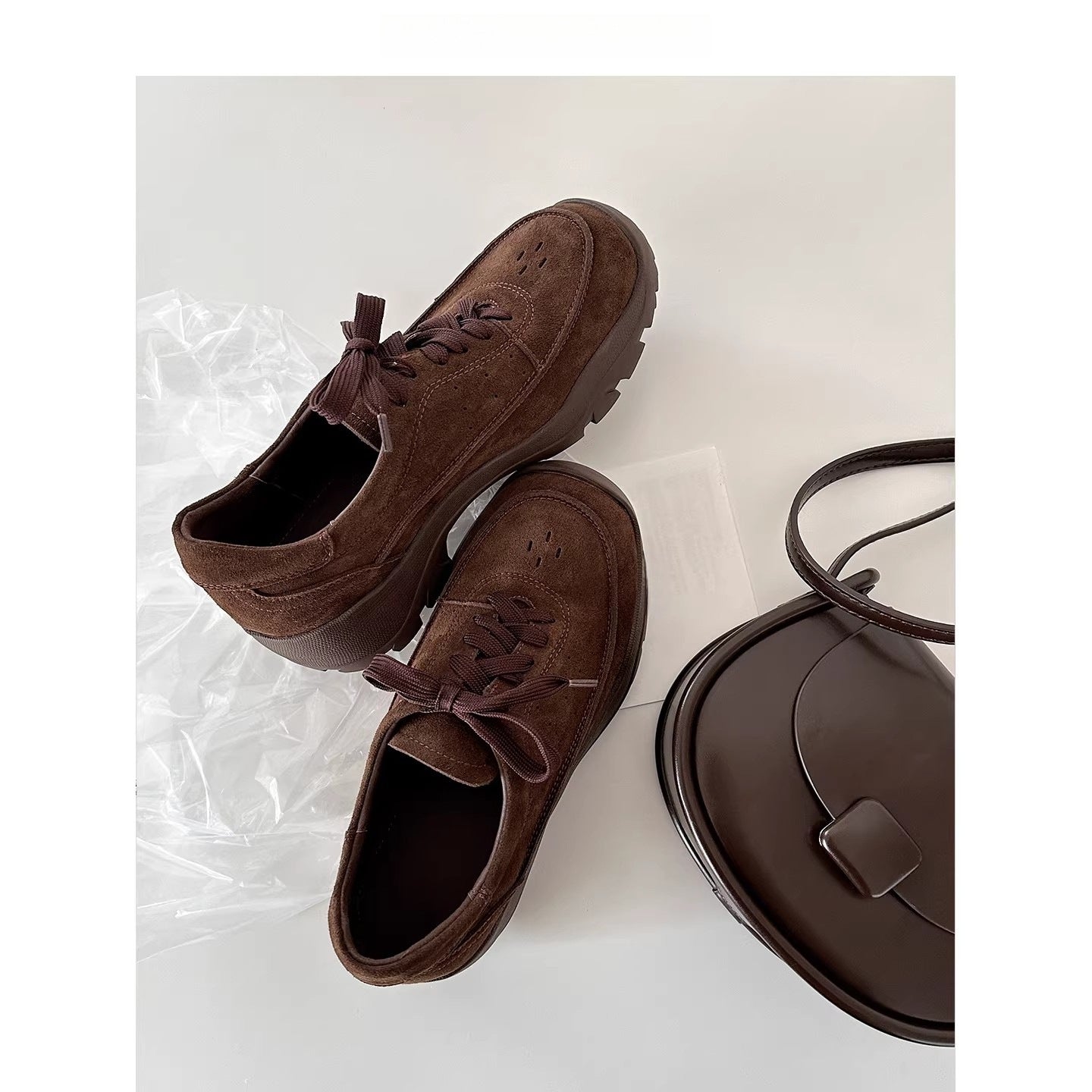 Damen Komfortable Sneaker mit gepolsterter Innensohle und trendiger Schnürung R&B