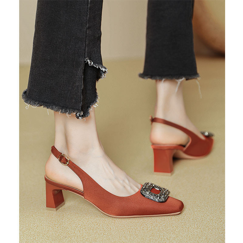 Damen Slingback-Pumps mit dekorativem Schmuckelement und komfortablem Blockabsatz