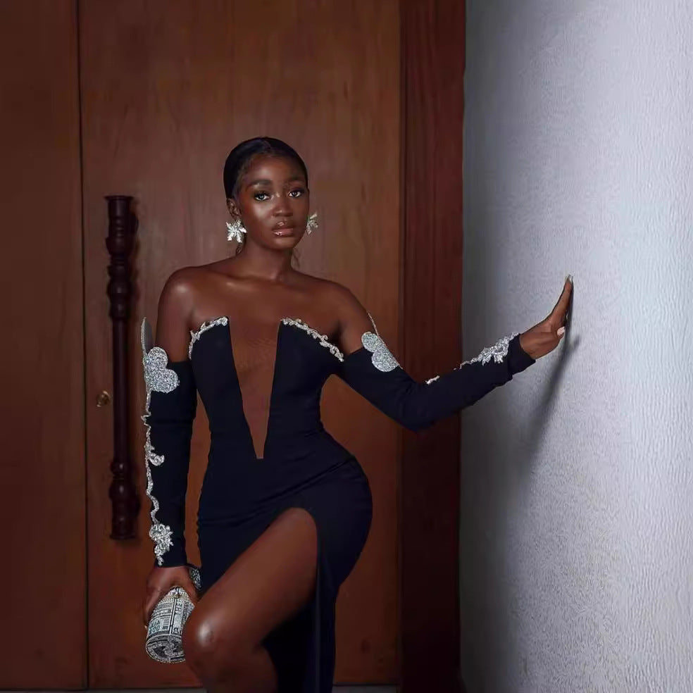 Damen Elegantes Abendkleid mit glitzernden Flügel-Applikationen und tiefem V-Ausschnitt R&B